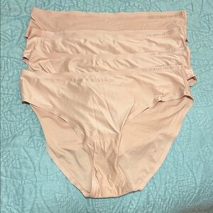 Body by Victoria flex mid rise bikini